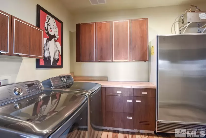 220 Vermillion, Reno, Nevada 89521, 4 Bedrooms Bedrooms, ,6 BathroomsBathrooms,Residential,Residential,Vermillion,240009407