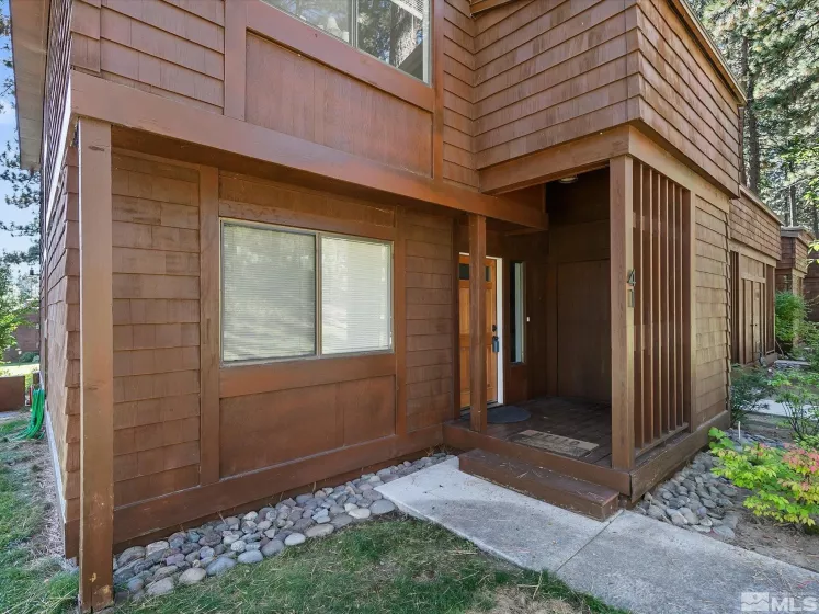 Entry/Foyer