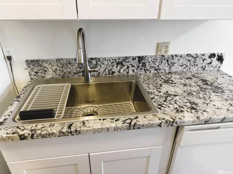 400 Saliman, Carson City, Nevada 89701, 2 Bedrooms Bedrooms, ,1 BathroomBathrooms,Residential,Residential,Saliman,240014506