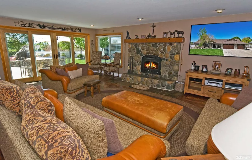 25 Martell, Sparks, Nevada 89441, 4 Bedrooms Bedrooms, ,3 BathroomsBathrooms,Residential,Residential,Martell,250006205