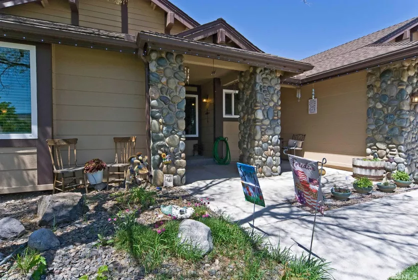 25 Martell, Sparks, Nevada 89441, 4 Bedrooms Bedrooms, ,3 BathroomsBathrooms,Residential,Residential,Martell,250006205