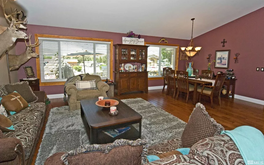 25 Martell, Sparks, Nevada 89441, 4 Bedrooms Bedrooms, ,3 BathroomsBathrooms,Residential,Residential,Martell,250006205
