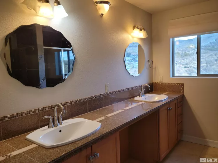 1297 Deerlodge, Reno, Nevada 89508, 5 Bedrooms Bedrooms, ,4 BathroomsBathrooms,Residential,Residential,Deerlodge,220016781