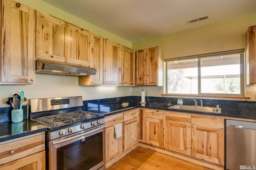 1461 Foothill, Gardnerville, Nevada 89460, 2 Bedrooms Bedrooms, ,2 BathroomsBathrooms,Residential,Residential,Foothill,230011772