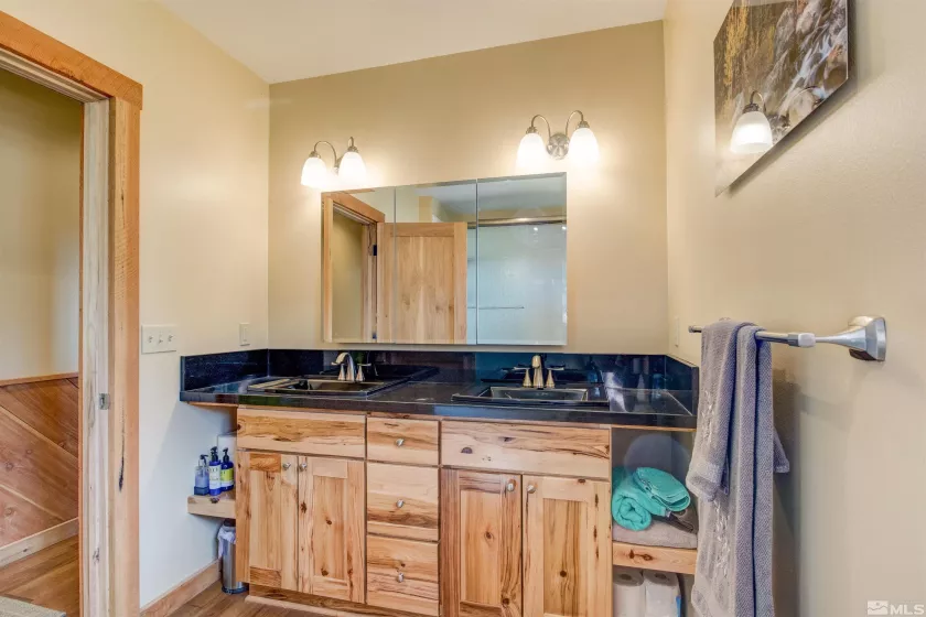 1461 Foothill, Gardnerville, Nevada 89460, 2 Bedrooms Bedrooms, ,2 BathroomsBathrooms,Residential,Residential,Foothill,230011772