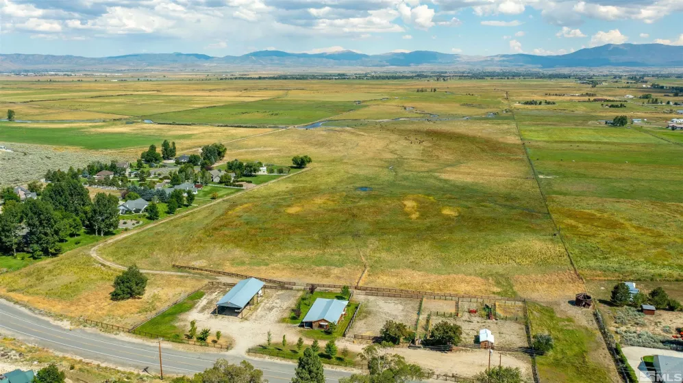 1461 Foothill, Gardnerville, Nevada 89460, 2 Bedrooms Bedrooms, ,2 BathroomsBathrooms,Residential,Residential,Foothill,230011772