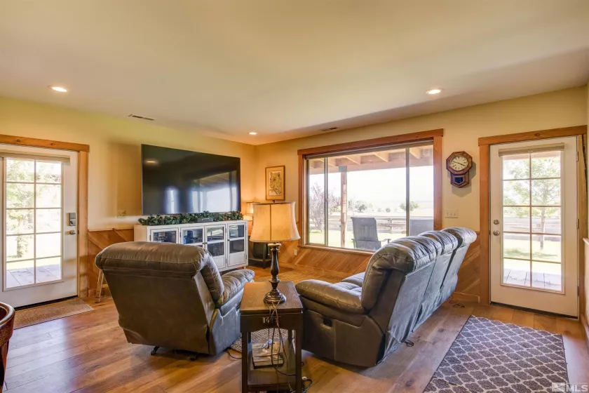 1461 Foothill, Gardnerville, Nevada 89460, 2 Bedrooms Bedrooms, ,2 BathroomsBathrooms,Residential,Residential,Foothill,230011772