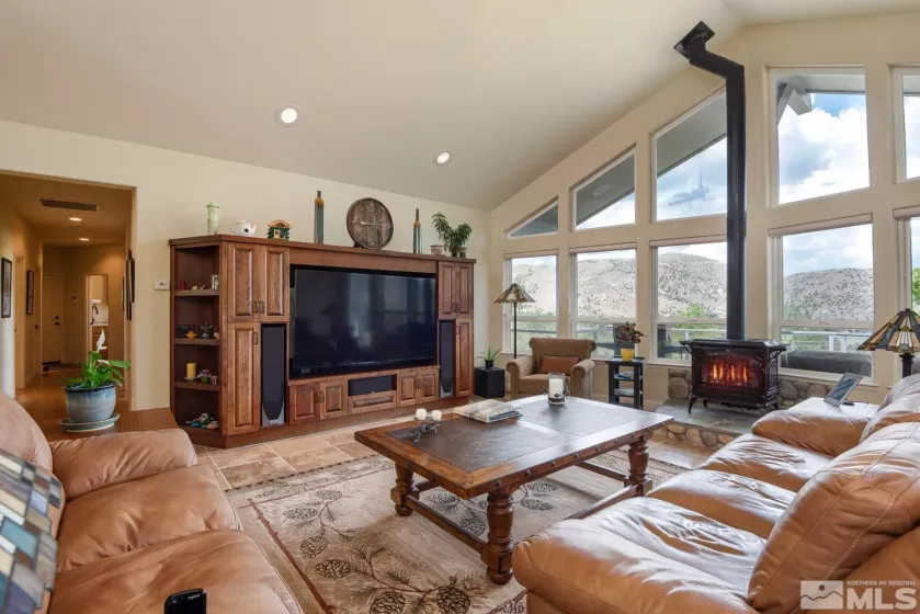 1533 Alba, Gardnerville, Nevada 89410, 4 Bedrooms Bedrooms, ,3 BathroomsBathrooms,Residential,Residential,Alba,230011424