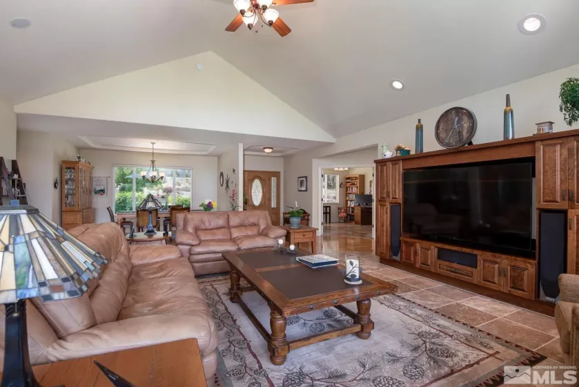 1533 Alba, Gardnerville, Nevada 89410, 4 Bedrooms Bedrooms, ,3 BathroomsBathrooms,Residential,Residential,Alba,230011424