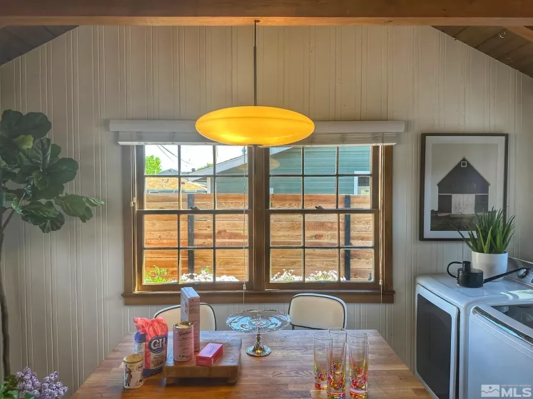 518 Taylor, Reno, Nevada 89502, 2 Bedrooms Bedrooms, ,2 BathroomsBathrooms,Residential,Residential,Taylor,250006206