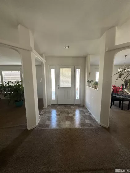 Entry/Foyer