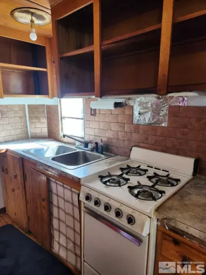 121 South, Tonopah, Nevada 89049, 2 Bedrooms Bedrooms, ,1 BathroomBathrooms,Residential,Residential,South,240007842