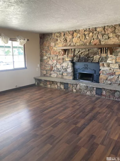 11 Hall, Yerington, Nevada 89447, 3 Bedrooms Bedrooms, ,1 BathroomBathrooms,Residential,Residential,Hall,240007593