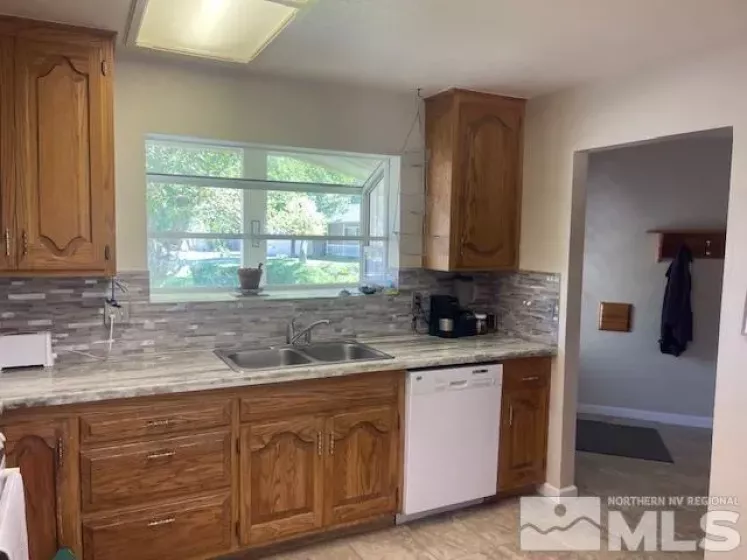 772 Scout, Gardnerville, Nevada 89410, 3 Bedrooms Bedrooms, ,3 BathroomsBathrooms,Residential,Residential,Scout,240011286