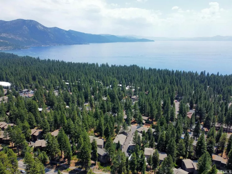 807 Alder, Incline Village, Nevada 89451, 2 Bedrooms Bedrooms, ,2 BathroomsBathrooms,Residential,Residential,Alder,240010382