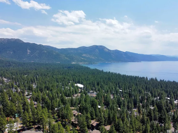 807 Alder, Incline Village, Nevada 89451, 2 Bedrooms Bedrooms, ,2 BathroomsBathrooms,Residential,Residential,Alder,240010382