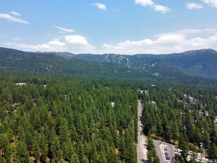 807 Alder, Incline Village, Nevada 89451, 2 Bedrooms Bedrooms, ,2 BathroomsBathrooms,Residential,Residential,Alder,240010382