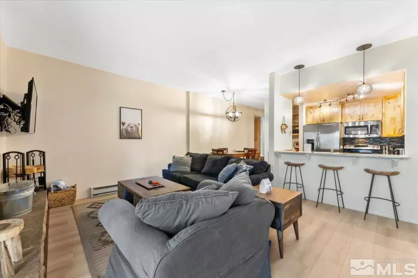 807 Alder, Incline Village, Nevada 89451, 2 Bedrooms Bedrooms, ,2 BathroomsBathrooms,Residential,Residential,Alder,240010382