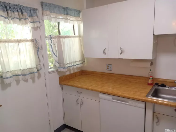 1945 4th, Sparks, Nevada 89431, 2 Bedrooms Bedrooms, ,1 BathroomBathrooms,Residential,Residential,4th,240009242