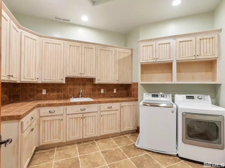 525 Cable Canyon, Fernley, Nevada 89408, 5 Bedrooms Bedrooms, ,5 BathroomsBathrooms,Residential,Residential,Cable Canyon,250002859