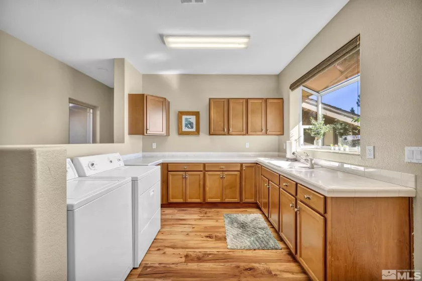 227 Earlham, Reno, Nevada 89511, 3 Bedrooms Bedrooms, ,4 BathroomsBathrooms,Residential,Residential,Earlham,250002788