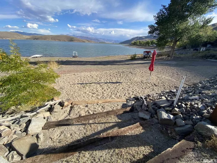 120442 US Highway 395, Topaz, California 96133, 3 Bedrooms Bedrooms, ,3 BathroomsBathrooms,Residential,Residential,US Highway 395,250002781