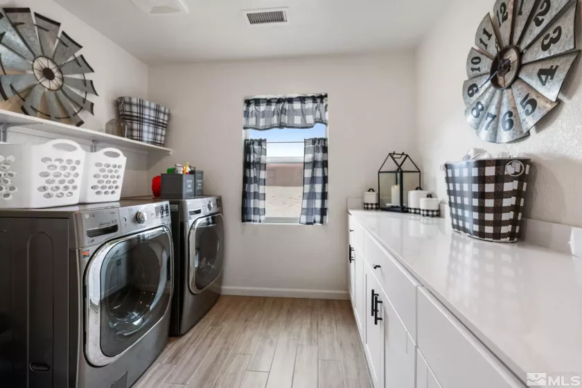 276 Greywall, Dayton, Nevada 89403, 5 Bedrooms Bedrooms, ,3 BathroomsBathrooms,Residential,Residential,Greywall,250002662