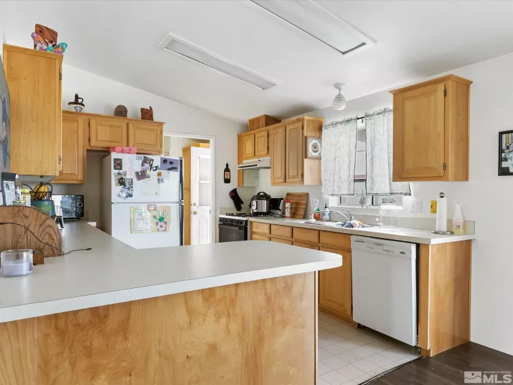 3867 Sapphire, Wellington, Nevada 89444, 3 Bedrooms Bedrooms, ,2 BathroomsBathrooms,Residential,Residential,Sapphire,250002655