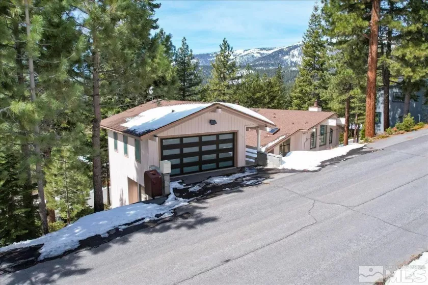 449 Fairview, Incline Village, Nevada 89451, 4 Bedrooms Bedrooms, ,5 BathroomsBathrooms,Residential,Residential,Fairview,250003604