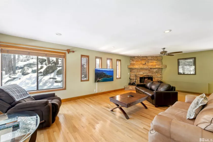 626 Canyon, Zephyr Cove, Nevada 89448, 5 Bedrooms Bedrooms, ,4 BathroomsBathrooms,Residential,Residential,Canyon,250003595