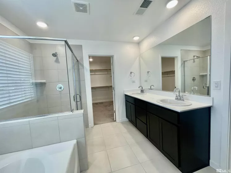 7253 Mustengo, Reno, Nevada 89506, 4 Bedrooms Bedrooms, ,3 BathroomsBathrooms,Residential,Residential,Mustengo,250003591