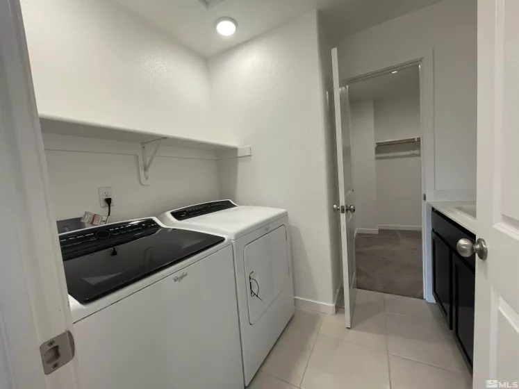 7253 Mustengo, Reno, Nevada 89506, 4 Bedrooms Bedrooms, ,3 BathroomsBathrooms,Residential,Residential,Mustengo,250003591