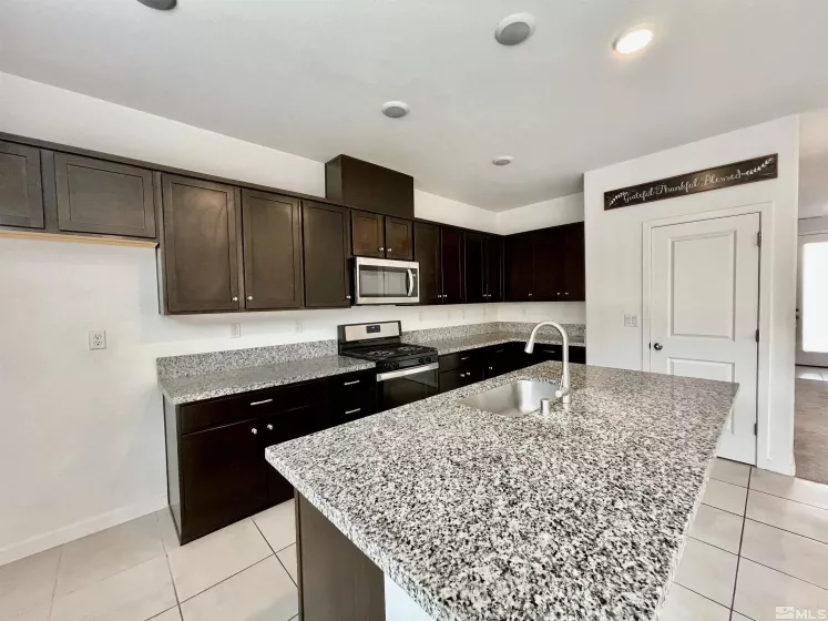 7253 Mustengo, Reno, Nevada 89506, 4 Bedrooms Bedrooms, ,3 BathroomsBathrooms,Residential,Residential,Mustengo,250003591