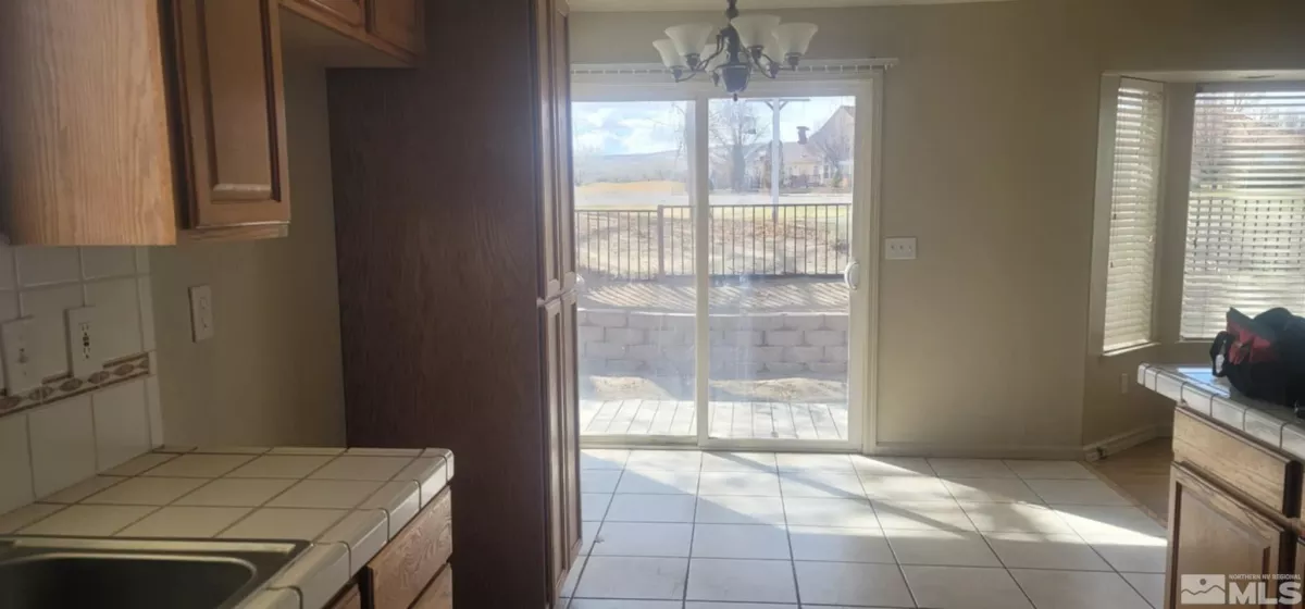 933 Julia, Fernley, Nevada 89408, 3 Bedrooms Bedrooms, ,2 BathroomsBathrooms,Residential,Residential,Julia,250003310