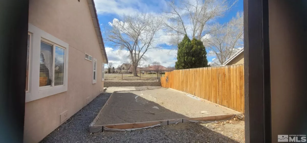 933 Julia, Fernley, Nevada 89408, 3 Bedrooms Bedrooms, ,2 BathroomsBathrooms,Residential,Residential,Julia,250003310