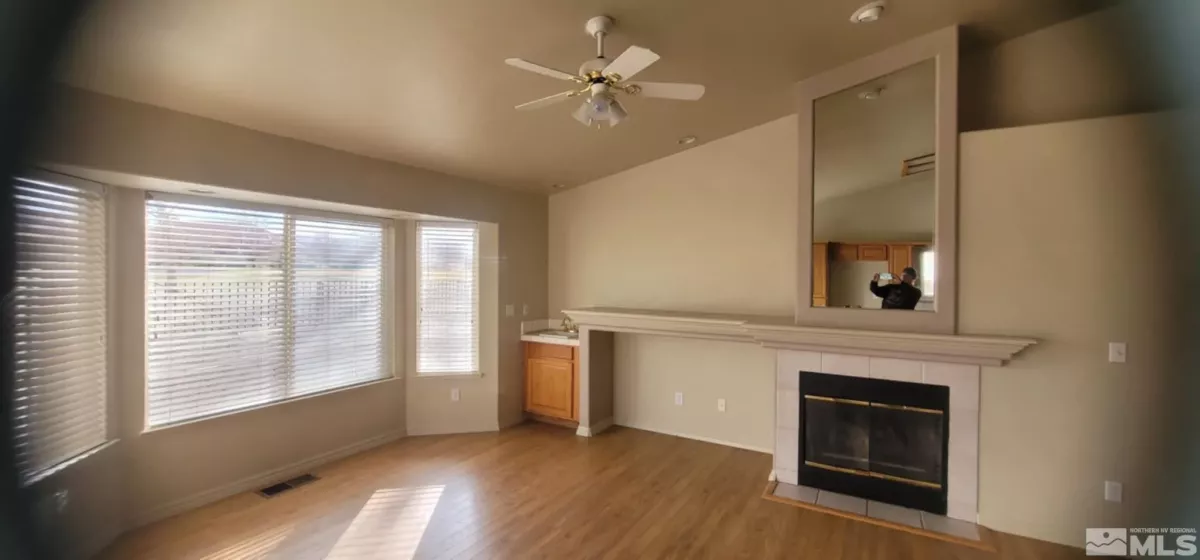 933 Julia, Fernley, Nevada 89408, 3 Bedrooms Bedrooms, ,2 BathroomsBathrooms,Residential,Residential,Julia,250003310