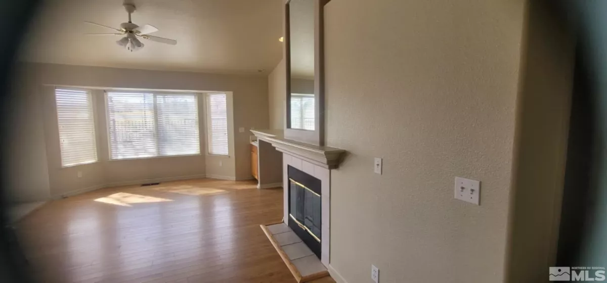 933 Julia, Fernley, Nevada 89408, 3 Bedrooms Bedrooms, ,2 BathroomsBathrooms,Residential,Residential,Julia,250003310