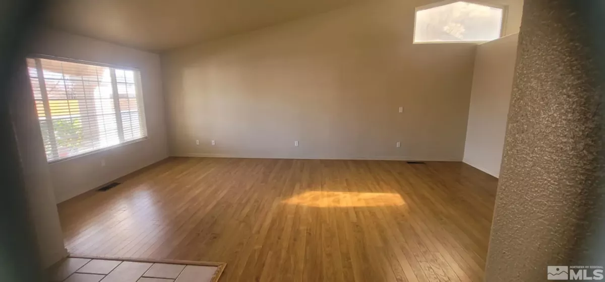 933 Julia, Fernley, Nevada 89408, 3 Bedrooms Bedrooms, ,2 BathroomsBathrooms,Residential,Residential,Julia,250003310