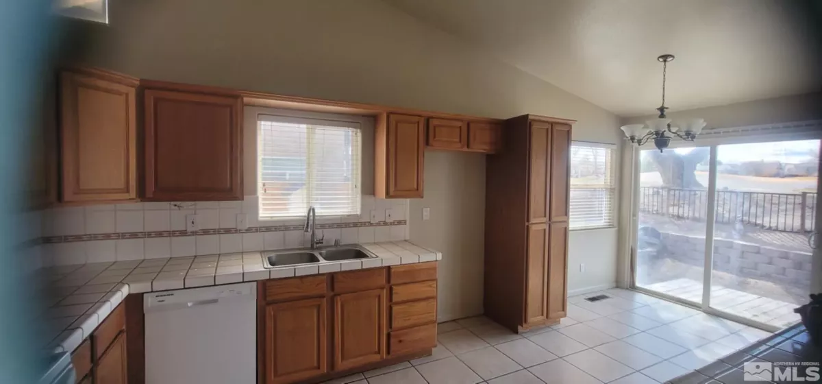 933 Julia, Fernley, Nevada 89408, 3 Bedrooms Bedrooms, ,2 BathroomsBathrooms,Residential,Residential,Julia,250003310