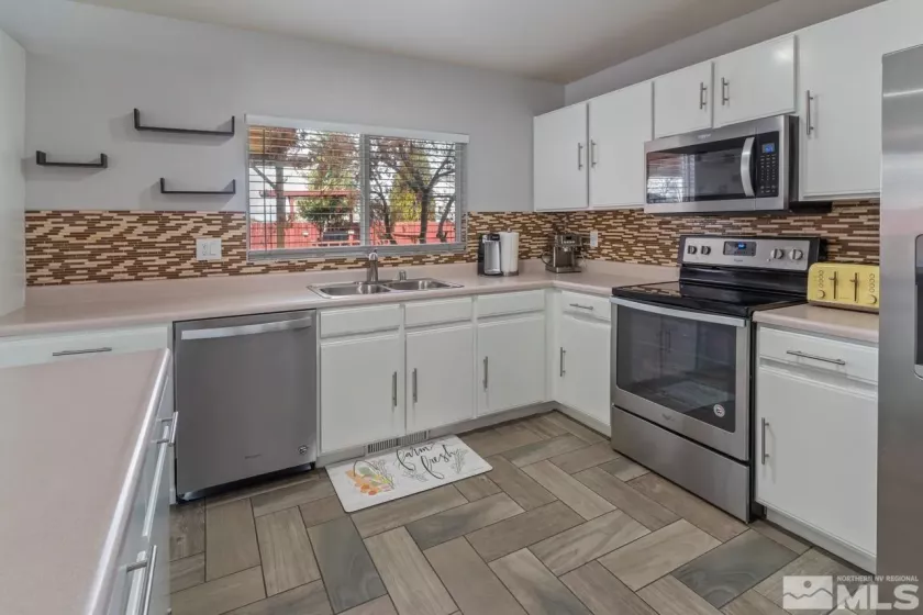 9447 Canyon Meadows, Reno, Nevada 89506, 3 Bedrooms Bedrooms, ,3 BathroomsBathrooms,Residential,Residential,Canyon Meadows,250003302