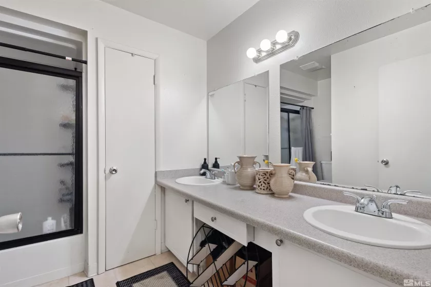 377 Smithridge Park, Reno, Nevada 89502, 2 Bedrooms Bedrooms, ,2 BathroomsBathrooms,Residential,Residential,Smithridge Park,250003919