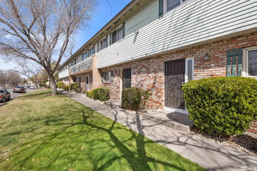 377 Smithridge Park, Reno, Nevada 89502, 2 Bedrooms Bedrooms, ,2 BathroomsBathrooms,Residential,Residential,Smithridge Park,250003919