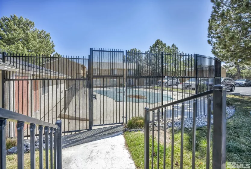 3865 Leonesio, Reno, Nevada 89512, 1 Bedroom Bedrooms, ,1 BathroomBathrooms,Residential,Residential,Leonesio,250003933