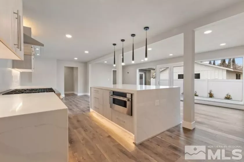 995 Skyline, Reno, Nevada 89509, 4 Bedrooms Bedrooms, ,3 BathroomsBathrooms,Residential,Residential,Skyline,250003867