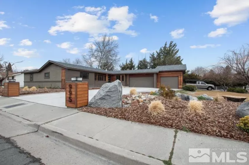 995 Skyline, Reno, Nevada 89509, 4 Bedrooms Bedrooms, ,3 BathroomsBathrooms,Residential,Residential,Skyline,250003867