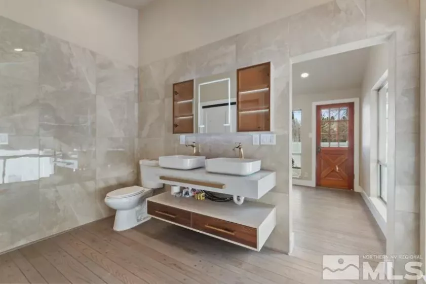 995 Skyline, Reno, Nevada 89509, 4 Bedrooms Bedrooms, ,3 BathroomsBathrooms,Residential,Residential,Skyline,250003867