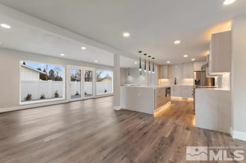 995 Skyline, Reno, Nevada 89509, 4 Bedrooms Bedrooms, ,3 BathroomsBathrooms,Residential,Residential,Skyline,250003867