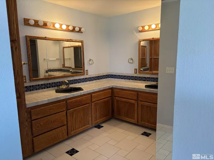 3 Comstock, Carson City, Nevada 89703, 5 Bedrooms Bedrooms, ,5 BathroomsBathrooms,Residential,Residential,Comstock,250003894