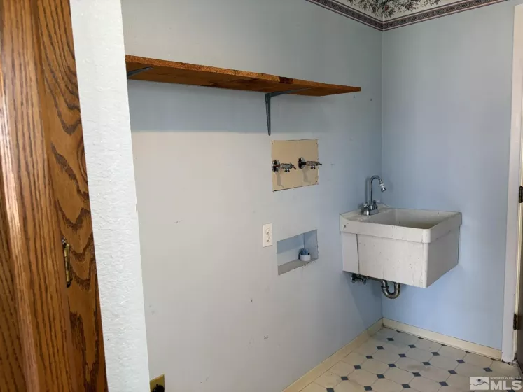 3 Comstock, Carson City, Nevada 89703, 5 Bedrooms Bedrooms, ,5 BathroomsBathrooms,Residential,Residential,Comstock,250003894