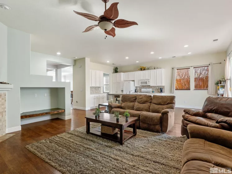1194 Jasmine, Fernley, Nevada 89408, 3 Bedrooms Bedrooms, ,2 BathroomsBathrooms,Residential,Residential,Jasmine,250003864